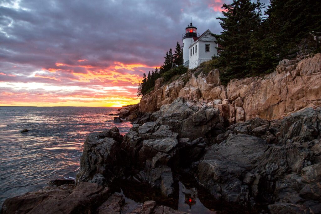 Maine Coast in 7 Days: Lighthouses, Quiet Beaches and Acadia